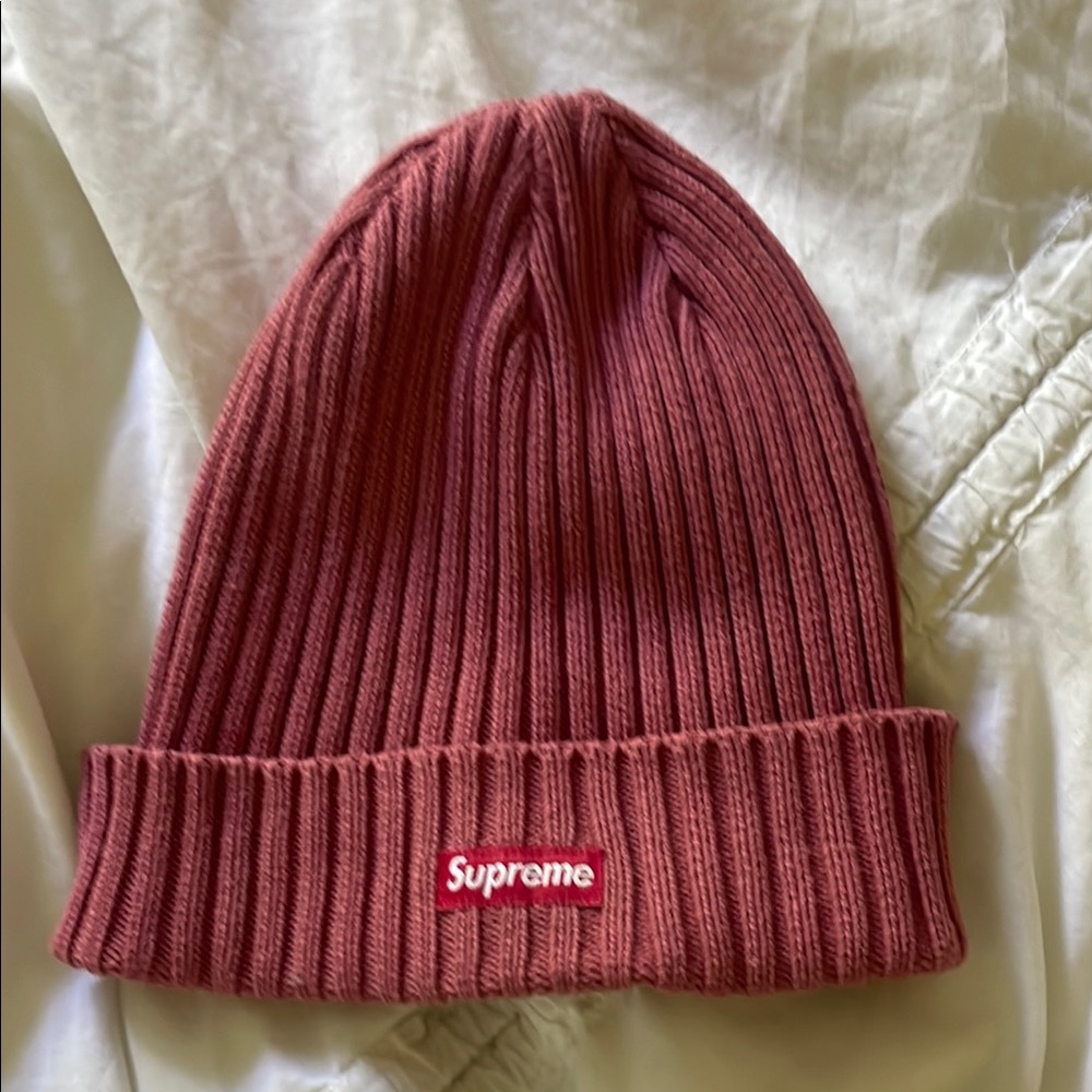 Supreme Ribbed Knit Beanie